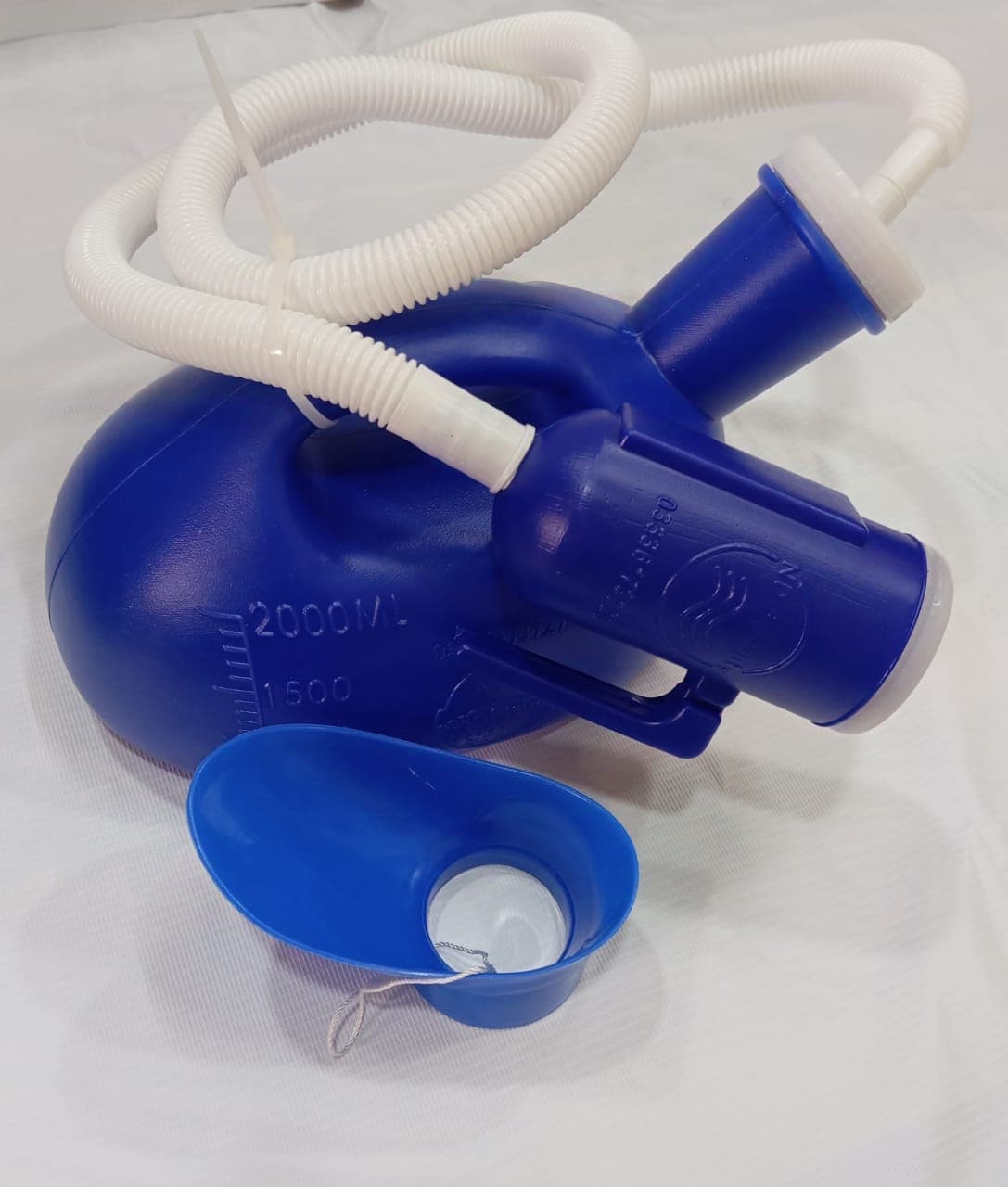 ND Facility 2000 ml bottle with male and female attachments and extended pipe